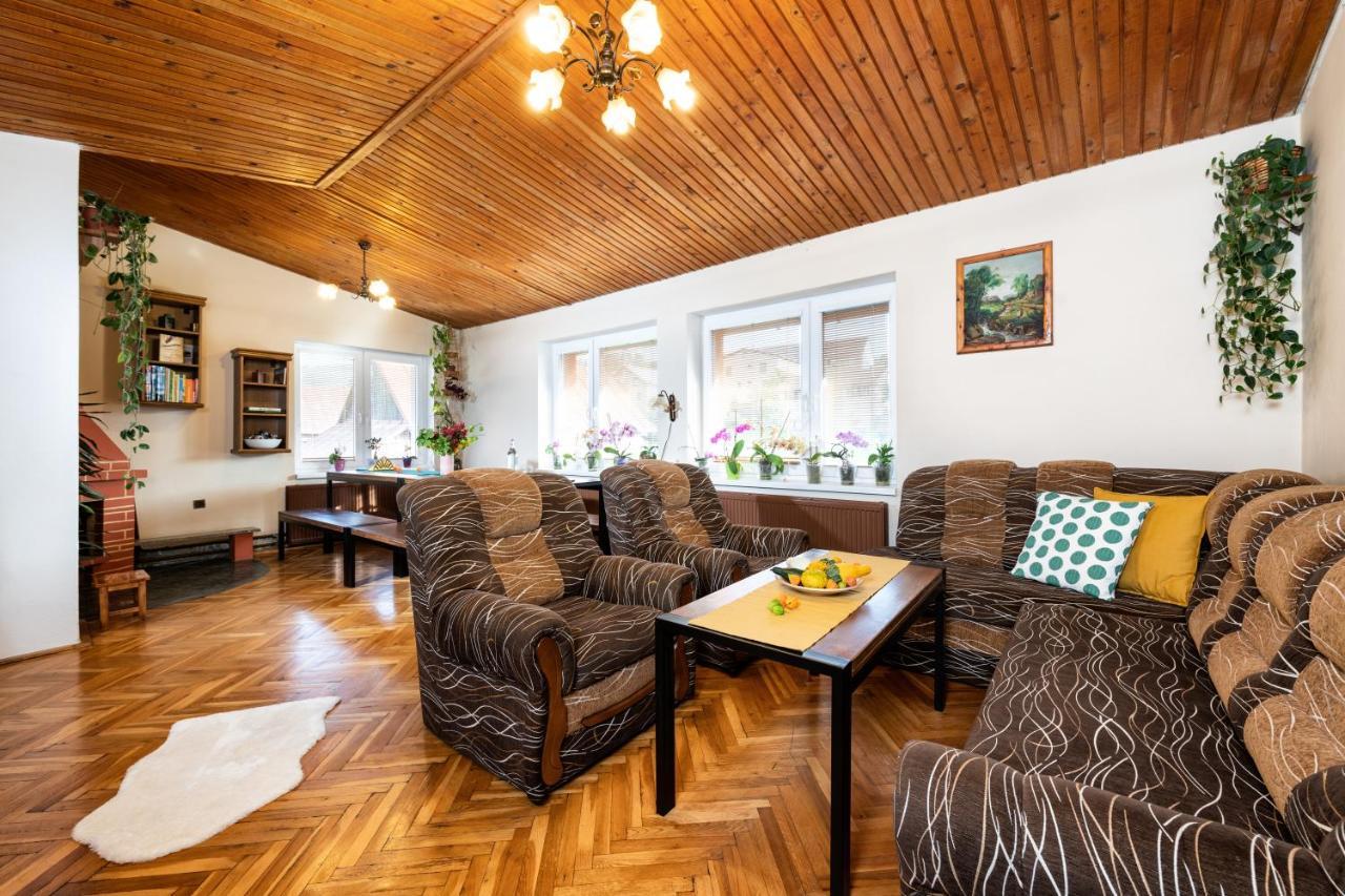 U Deda A Starkej Cierny Balog Exterior photo